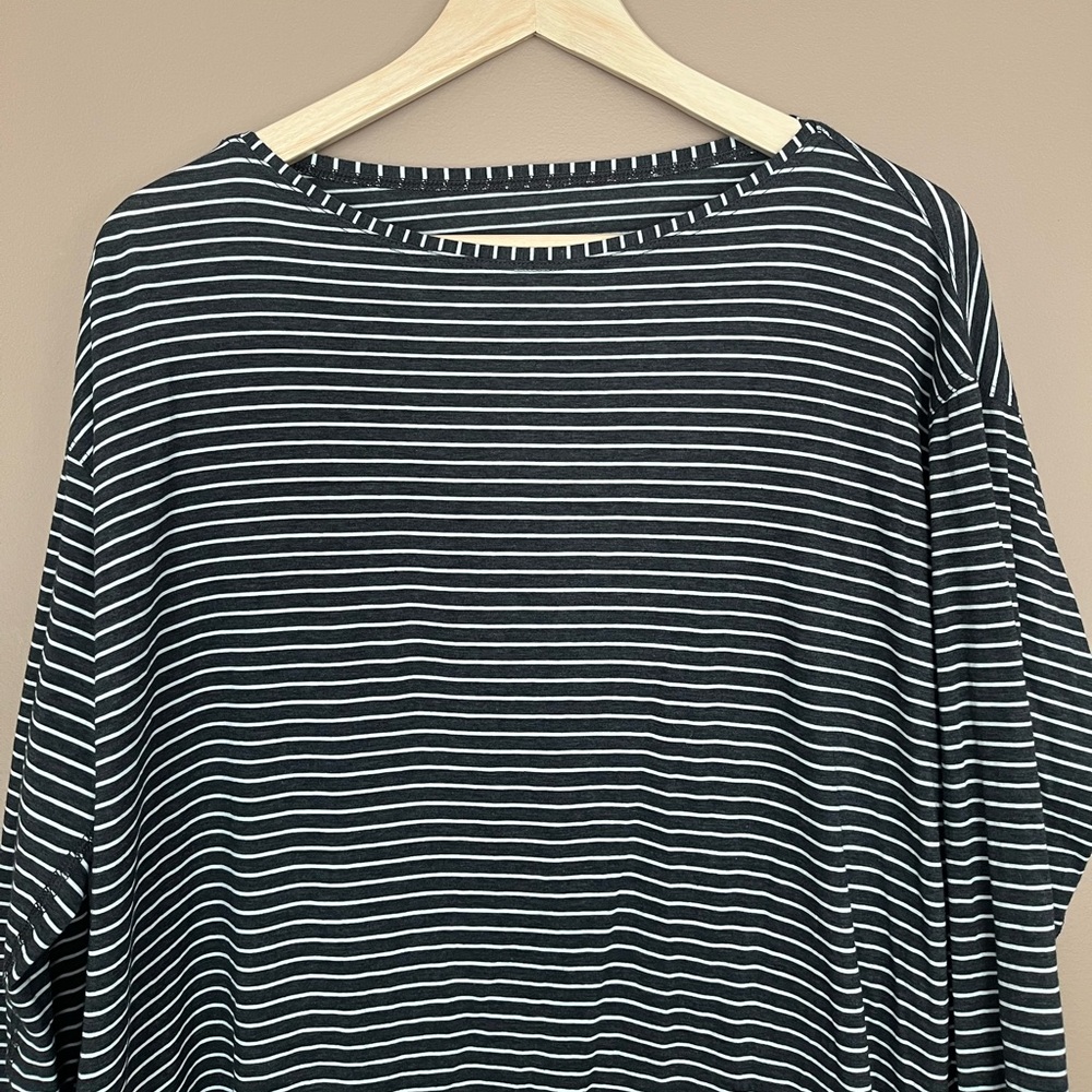 {Lululemon} Back In Action Long Sleeve in Modern Stripe Heathered Black - 8 - Picture 2 of 8